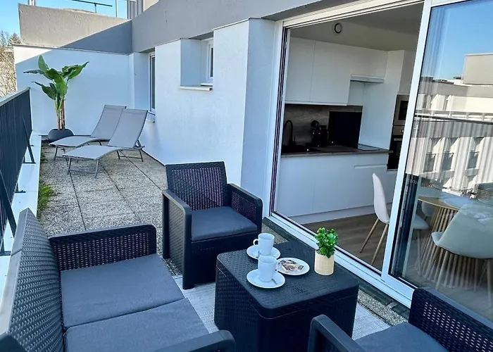 Charmant T2 Avec Grande Terrasse A Proximite Immediate Du Centre Ville
